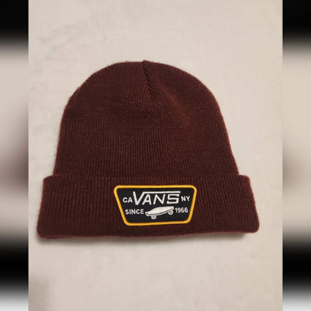 Vans Beanie, burgundy color, excellent condition